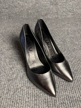 Karl Lagerfeld Paris Metallic Gunmetal Pointed Toe Pumps Heels Size 7.5 NWOB